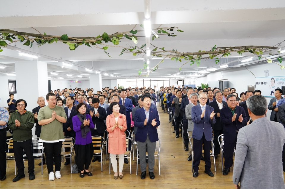 원희룡 선거캠프는 지난 16일 제주시 이도동 소재 선거사무소에서 해단식을 개최했다.