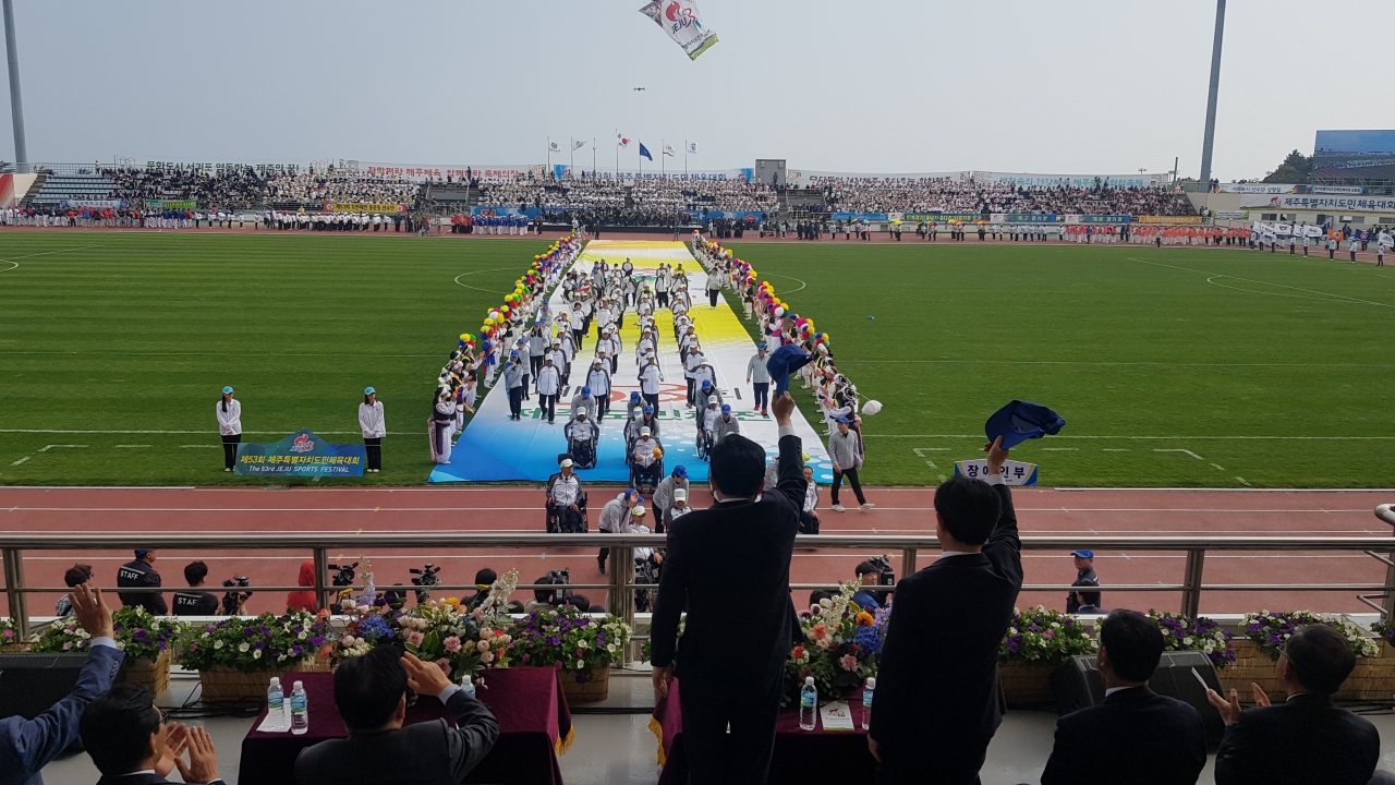 제53회 제주도민체육대회 개막식이 19일 오후 체전 메인 경기장인 강창학종합경기장에서 열렸다.