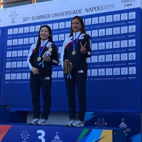동메달을 딴 다이빙 국가대표 문나윤(오른쪽)과 조은비
