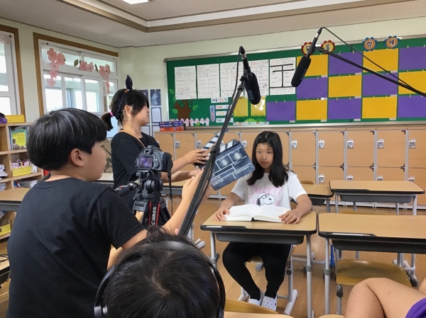 남원초 학생들의 영화 제작 모습.