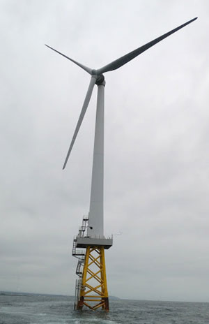 한국에너지기술연구원이 실증용으로 월정리 해안에 설치한 풍력발전기.