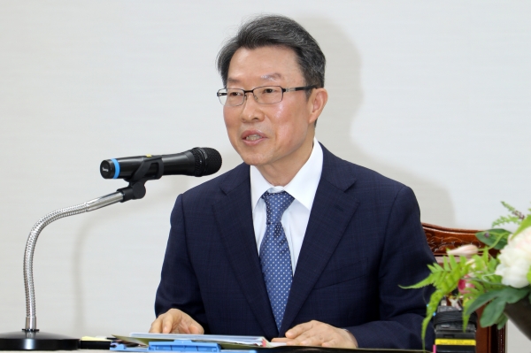 김수일 제주지방법원장.