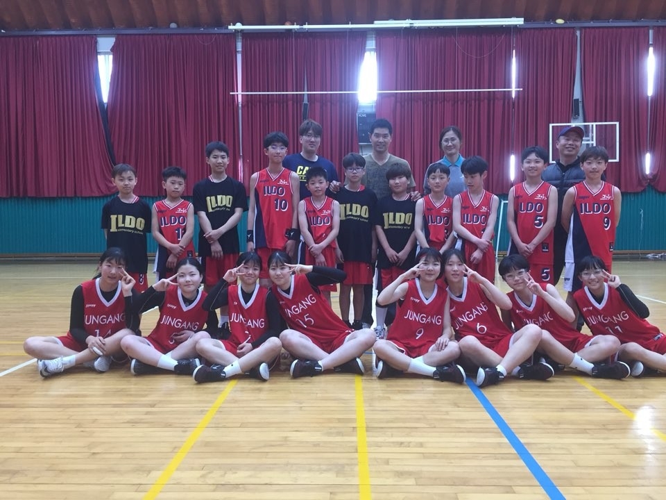 한국 농구계의 레전드 조상현이 지난 8일 일도초등학교를 찾아 선수 19명을 대상으로 재능기부 활동을 펼쳤다.