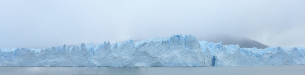 칠레 로스 클라시아레스 국립공원의 페리토 모레노 빙하 지역.