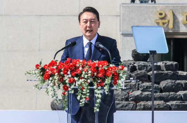 윤석열 대통령이 당선인 신분이었던 2022년 4월 3일 제74주년 4·3희생자 추념식에서 추념사를 하고 있다.
